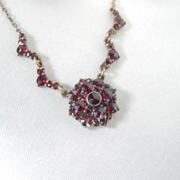 Vintage Bohemian Clustered True Garnet 900 Silver 5-Piece Jewelry Set - Picture 2 of 12